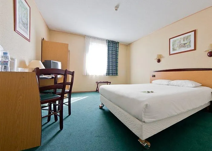 Hotel Campanile Prime Old Town 3*