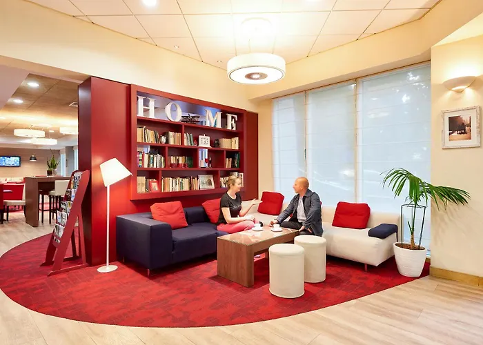 Отель Campanile Prime Old Town 3*