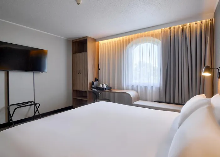 Campanile Prime Old Town Отель